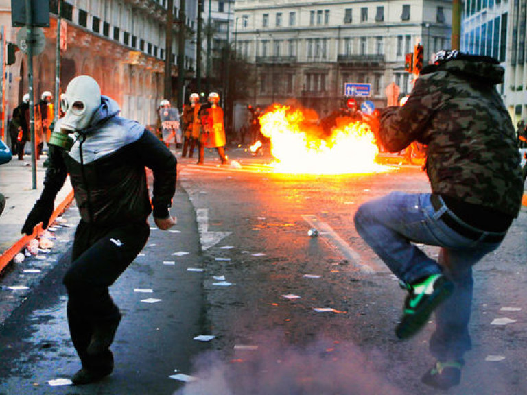 В результате массовых столкновений в Афинах украинцы не пострадали – МВД Греции