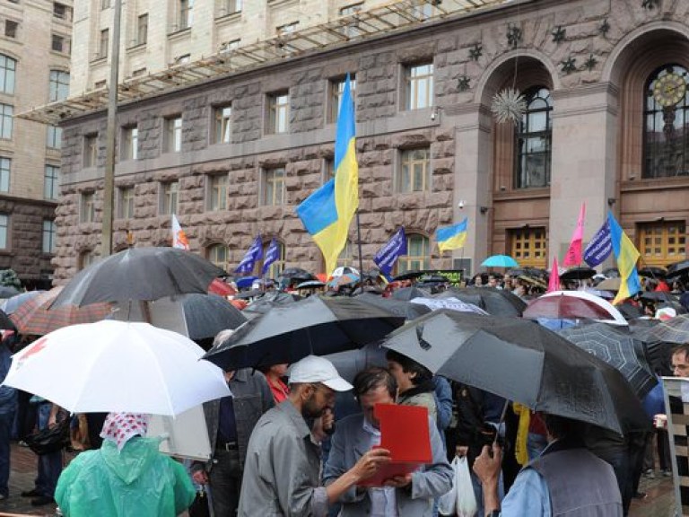 Митингующие под КГГА потребовали от Кличко реальной борьбы с коррупцией (ВИДЕО)