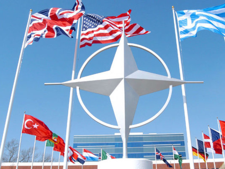 Яценюк: Украина не готова к вступлению в НАТО