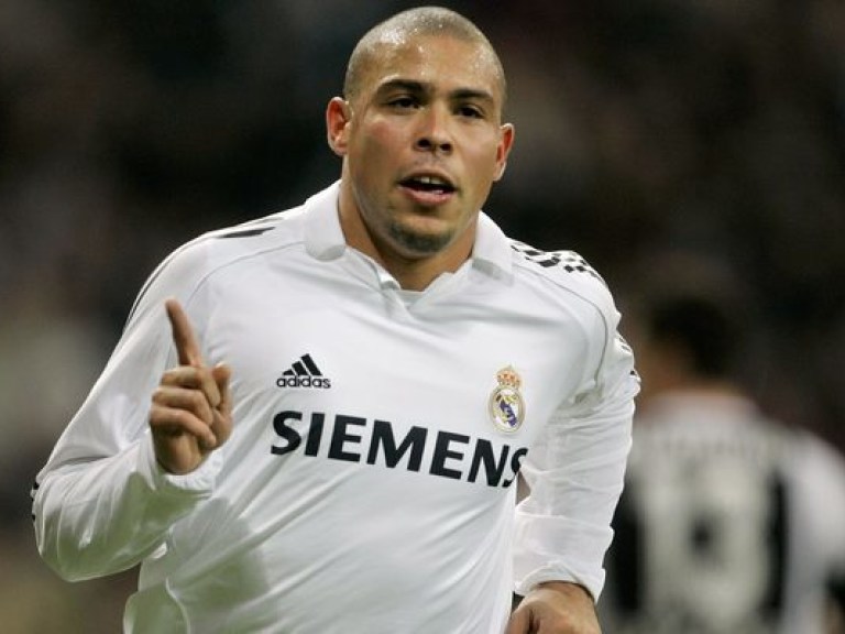 Роналдо планирует вернуться в футбол