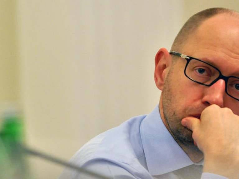 Решения Яценюка противоречат коалиционному соглашению и программе Кабмина на 2015 год – эксперт