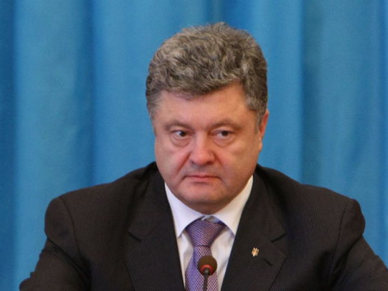 Президент пообещал децентрализацию власти в Украине в следующем году