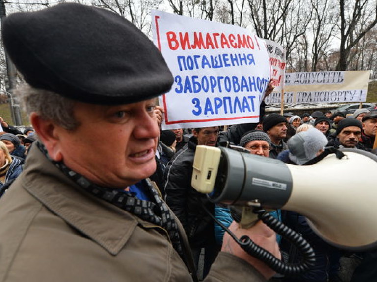 Возле Кабмина произошла потасовка между митингующими и милицией