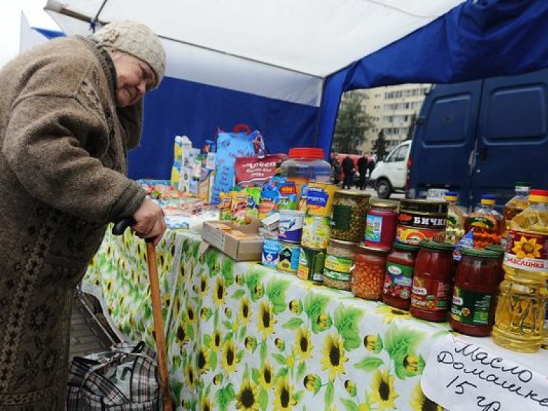 Бедные украинцы тратят на продукты питания более 60% заработной платы &#8212; эксперт