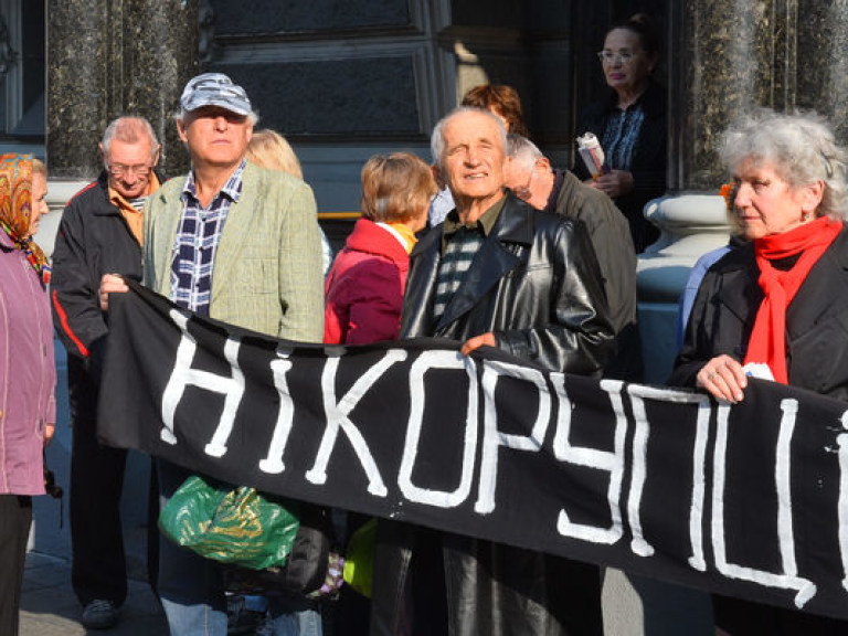 Цены на проезд в общественном транспорте Киева взвинчивают, чтобы сохранить «откаты» &#8212; эксперт