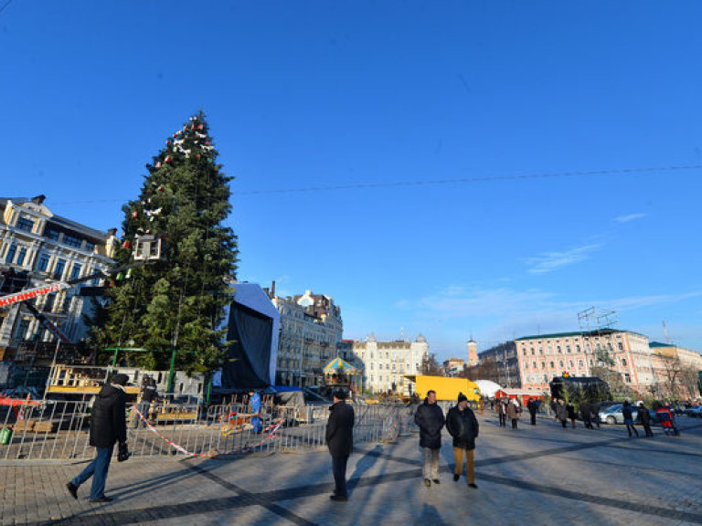 Организаторы не успели подготовить Софийскую площадь ко Дню Святого Николая