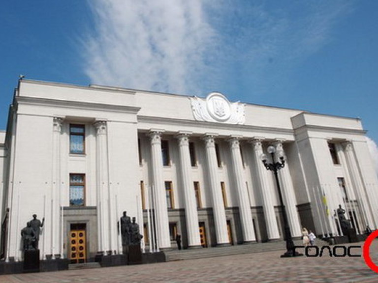 Порошенко надеется, что парламент отменит внеблоковый статус Украины