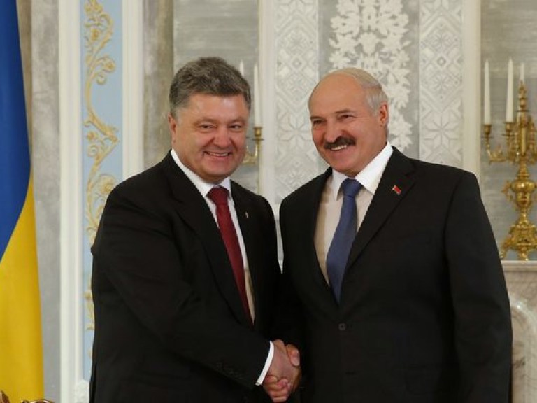 В АП начались переговоры Порошенко и Лукашенко