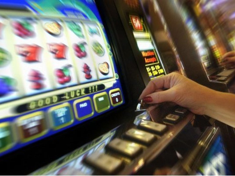 Кабмин хочет легализировать деятельность казино и букмекеров в Украине
