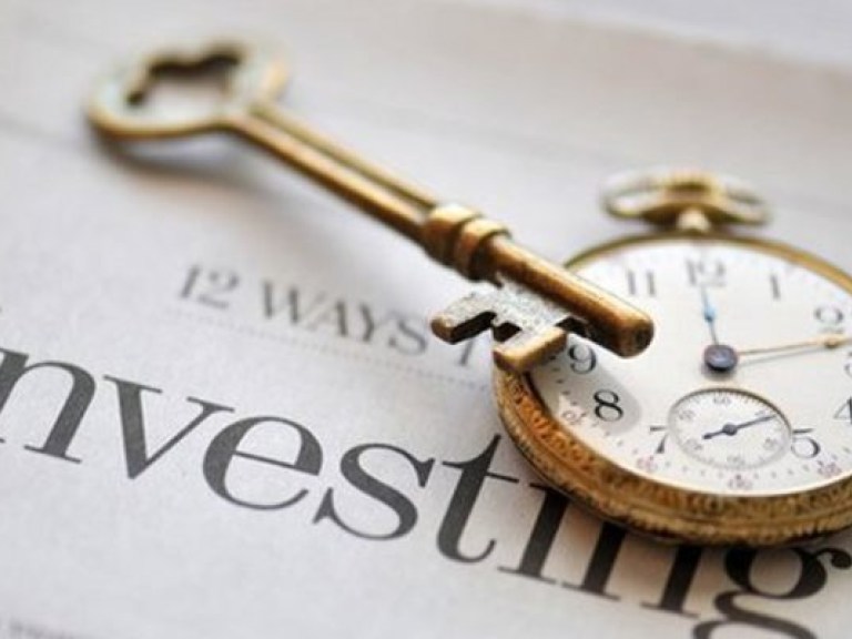 Какой курс доллара увидят украинцы в 2015 году?