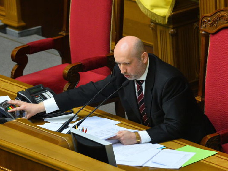 Турчинов не сложил депутатские полномочия вопреки законодательству