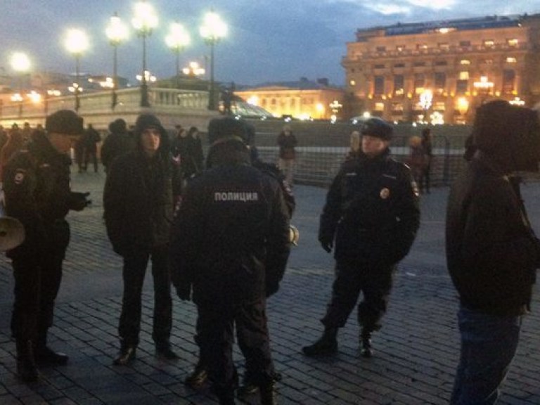 В Москве на Манежной площади полиция задержала уже более 170 человек — СМИ