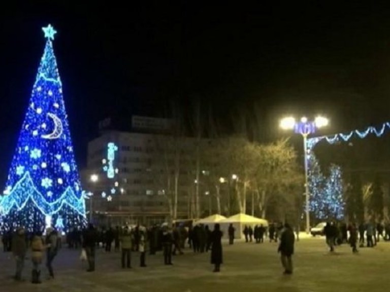 Жители Донбасса скромно встретили Новый год (ВИДЕО)