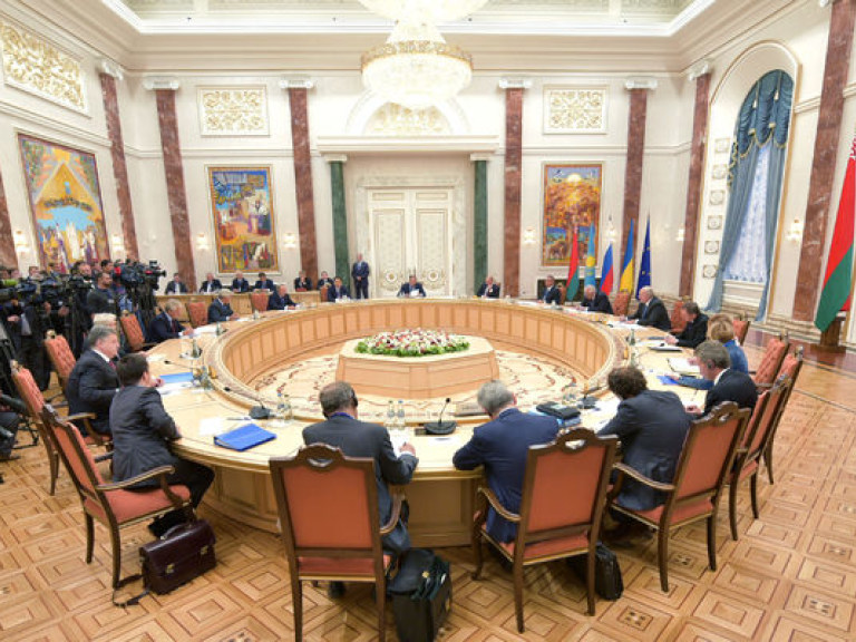 Германия, Франция и Россия выступили за новую встречу по урегулированию ситуации на Донбассе