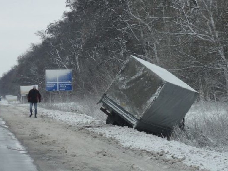 За минувшие сутки в ДТП на украинских дорогах погибло 10 человек