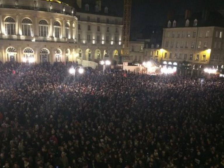 Европа вышла на улицу в знак протеста против терроризма