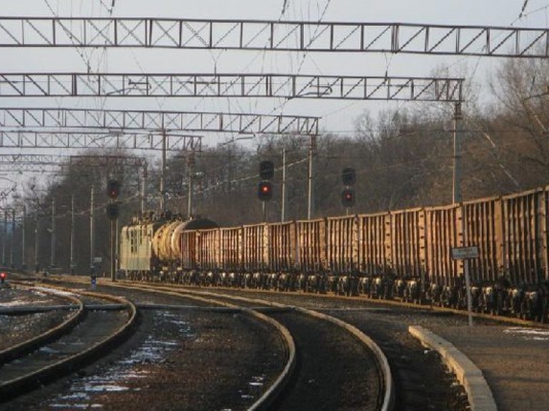 Имущество Донецкой железной дороги передали Приднепровской и Южной
