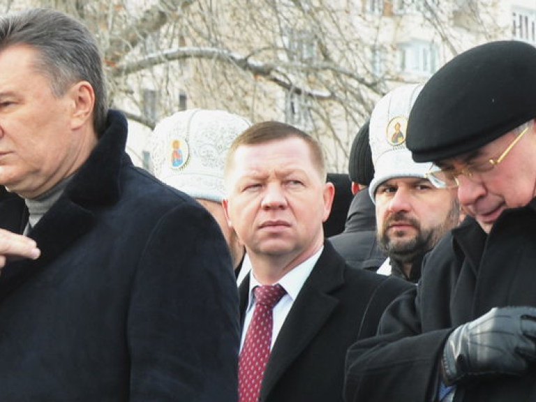 Виктор Янукович и николай Азаров объявлены в международный розыск