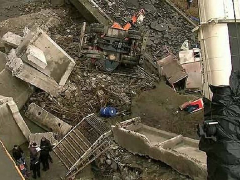 В Калининграде под обломками моста погибли 4 человека (ВИДЕО)