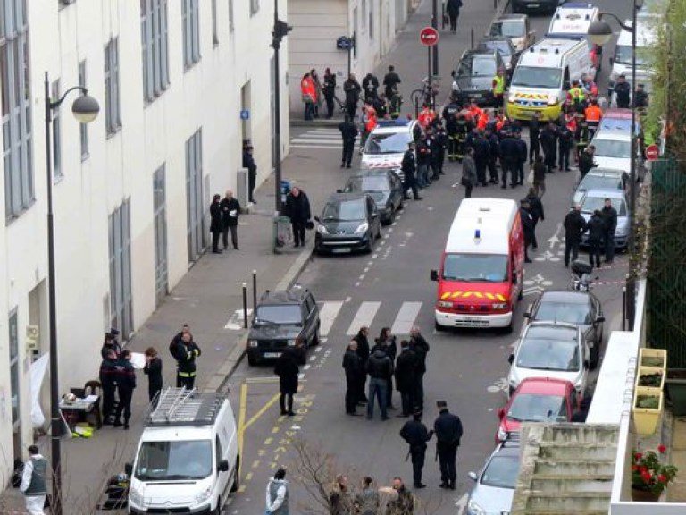 Шесть членов группировки, устроившей теракты в Париже, все еще на свободе – СМИ