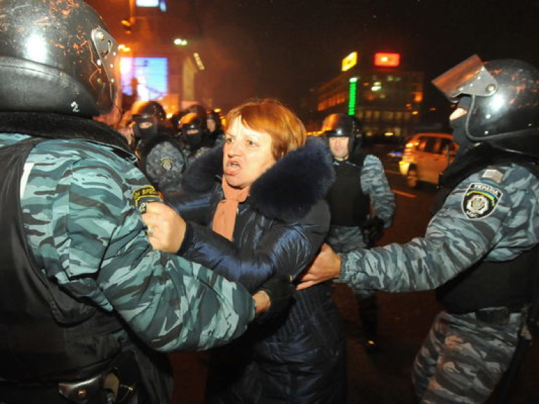 Милиционеров на митингах в Киеве можно будет идентифицировать по номерным знакам на шлемах