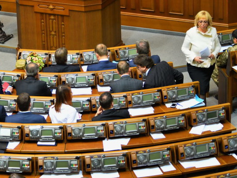 В повестке дня завтрашнего заседания только отчеты Яремы, Гонтаревой и правительства &#8212; парламентарий