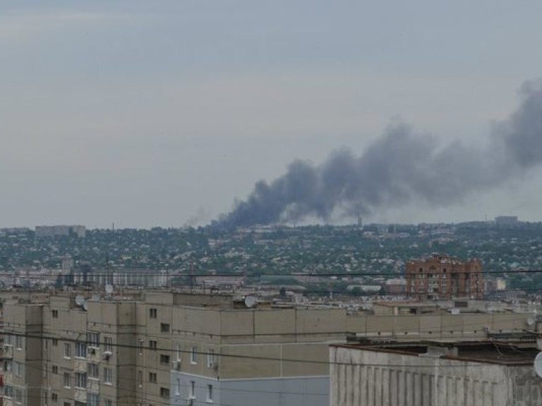 В Донецке напряженная обстановка: не смолкают залпы и взрывы