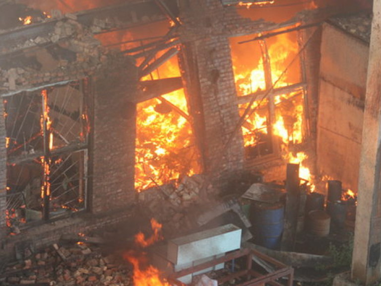 В результате пожара в киевской многоэтажке погибли два человека