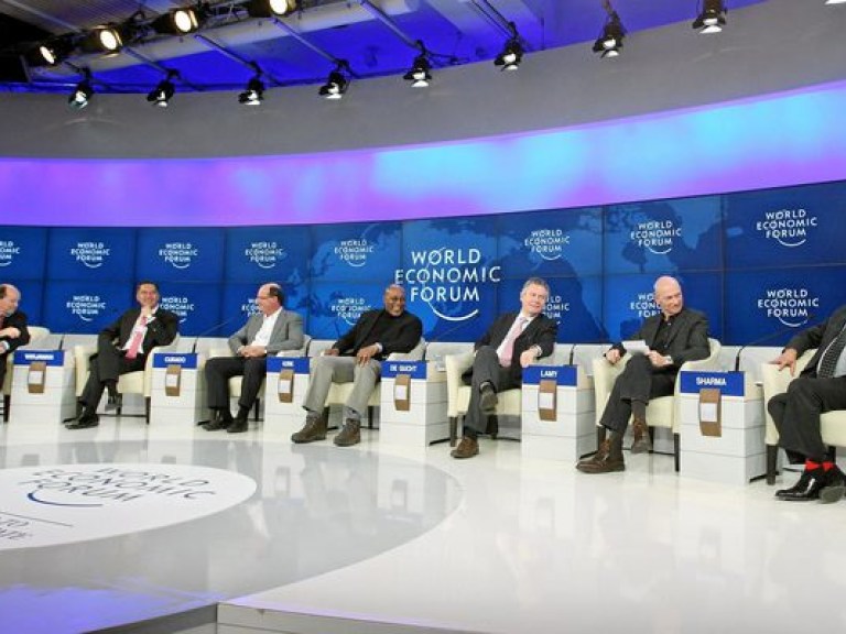 Американский эксперт: Давосский форум не сможет урегулировать мировую экономическую ситуацию