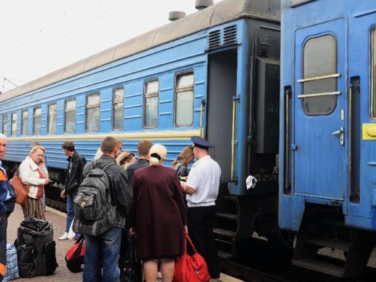 «Укрзализныця» возобновила прерванное железнодорожное сообщение с Мариуполем