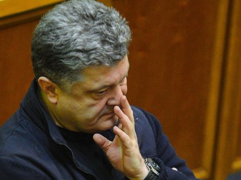 Порошенко объявил 25 января днем траура по погибшим жителям Мариуполя