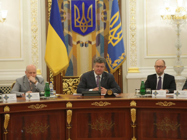 Порошенко: Завтра в Совете ЕС рассмотрят ситуацию в Украине
