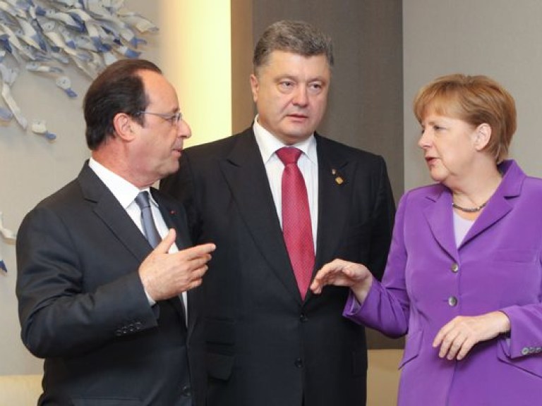 Порошенко согласовал с Меркель и Олландом дальнейшие действия для деэскалации конфликта на Донбассе