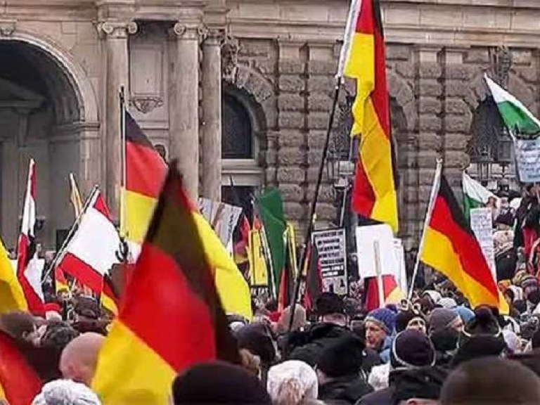 Немцы снова митингуют против исламизации своей страны (ВИДЕО)