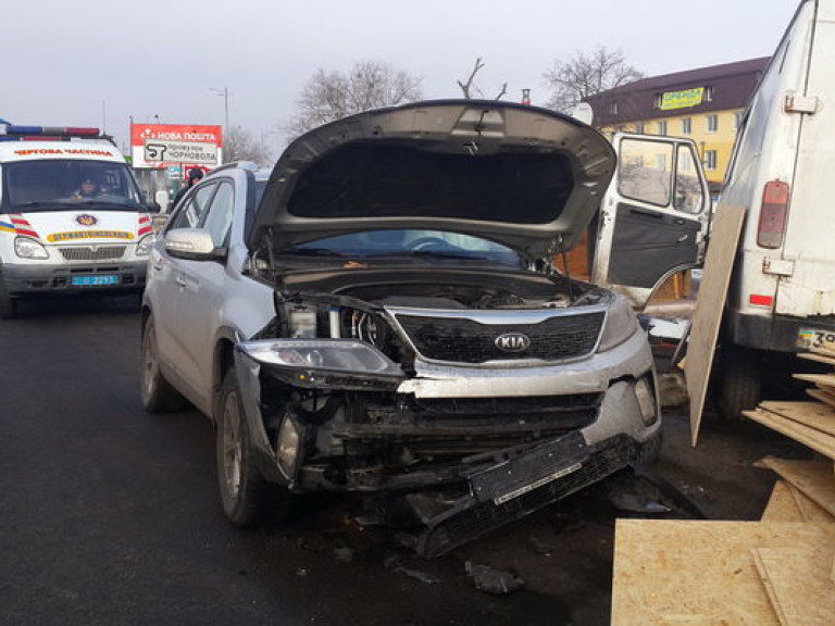 В Киеве на Большой окружной дороге столкнулись четыре автомобиля: есть погибшие (ФОТО)