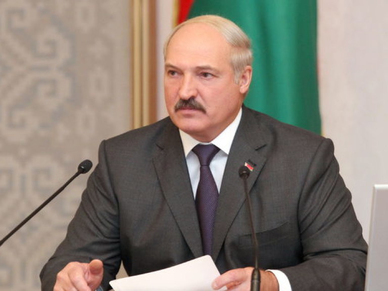 Лукашенко заявил об опасности переноса боевых действий на территорию Беларуси и России