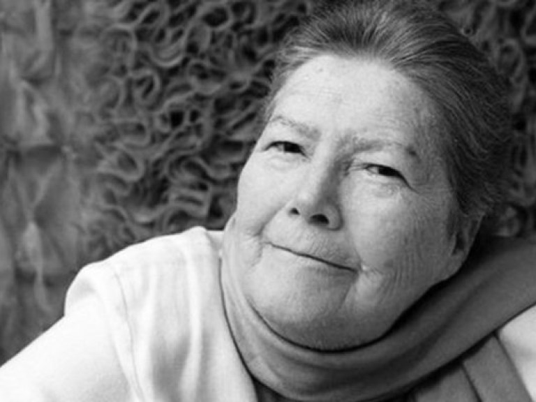 Умерла легендарная писательница – автор «Поющих в терновнике»