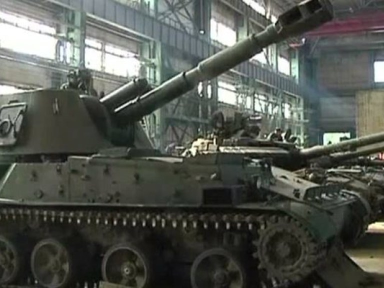 В Донецке из-за обстрелов горит завод «Донецкгормаш» (ВИДЕО)