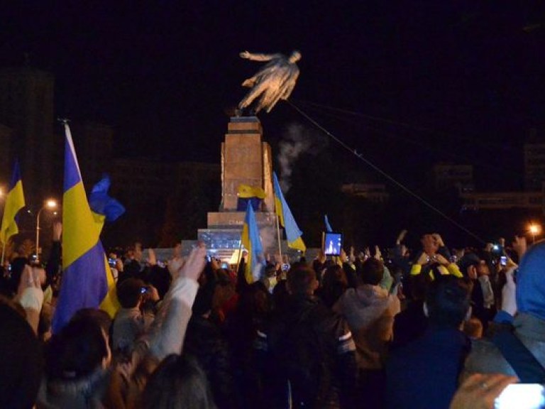 Суд признал незаконным снос памятника Ленину в Харькове