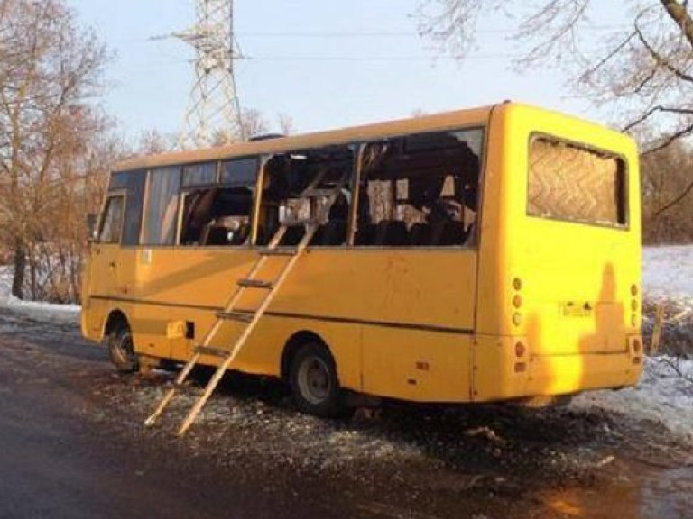 В Донецке из-за обстрела погиб водитель автобуса, еще один его коллега ранен — мэрия