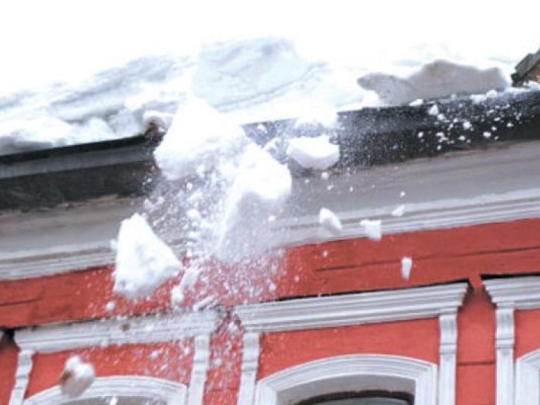 За несвоевременную очистку крыш от снега ЖЭКи привлекут к криминальной ответственности &#8212; КГГА