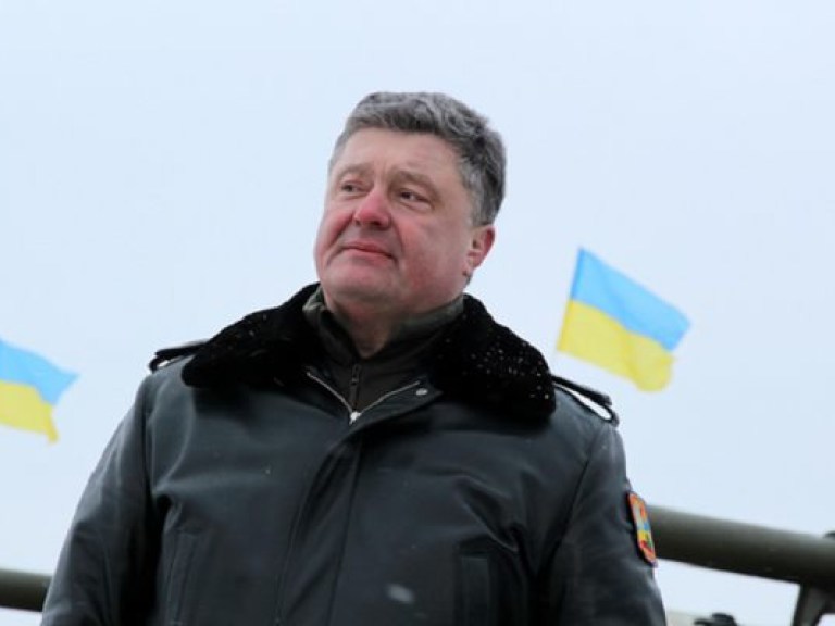 Порошенко санкционировал повышение призывного возраста в Украине