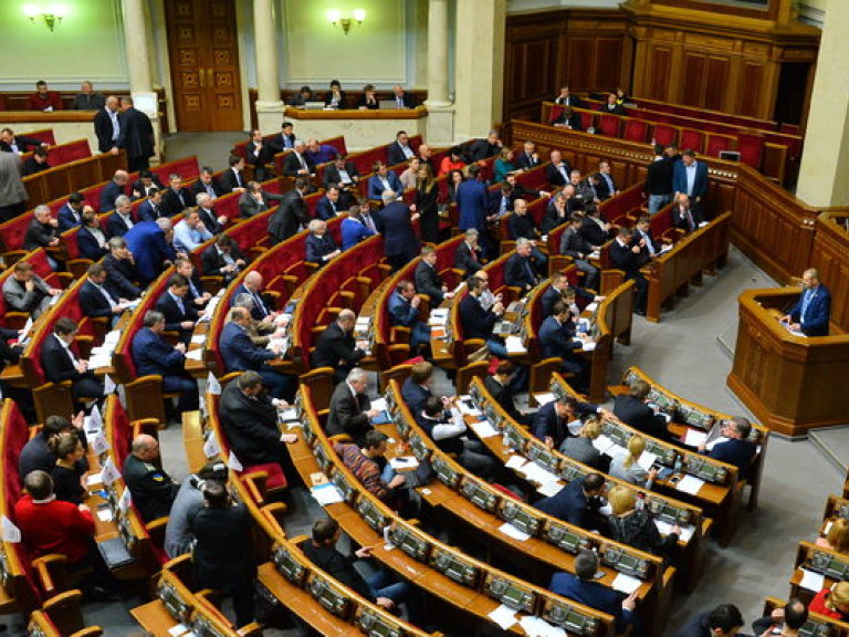 Для реформирования системы власти люстрации недостаточно – эксперт