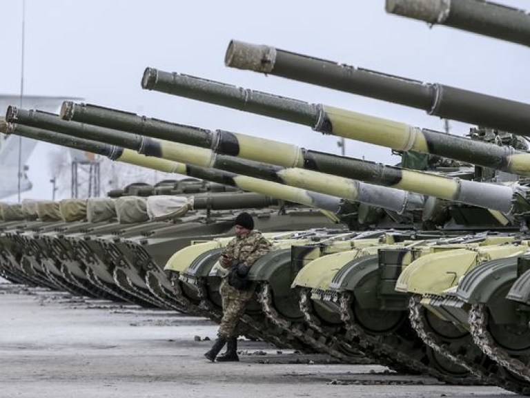 Политолог рассказал, в каком случае США и ЕС начнут поставки летального оружия на Донбасс