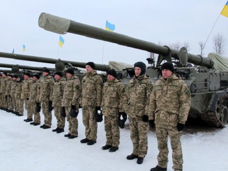 Власть готовит Украину к введению военного положения — политолог