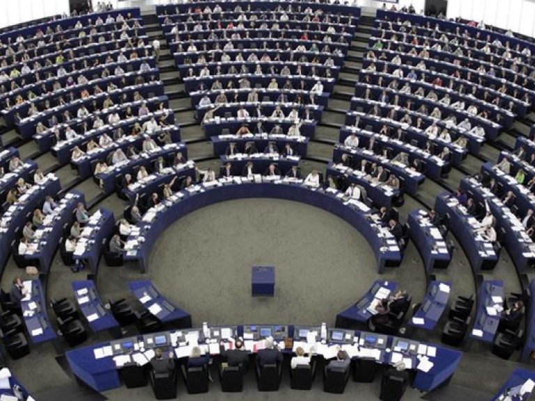 Порошенко пригласили на заседание Евросовета по итогам Минских переговоров
