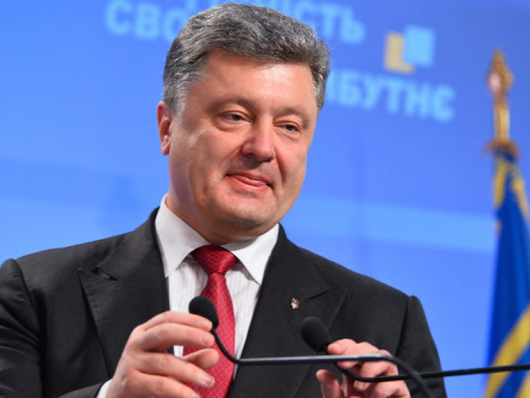 Порошенко: Соцвыплаты на Донбассе возобновятся после местных выборов в регионе