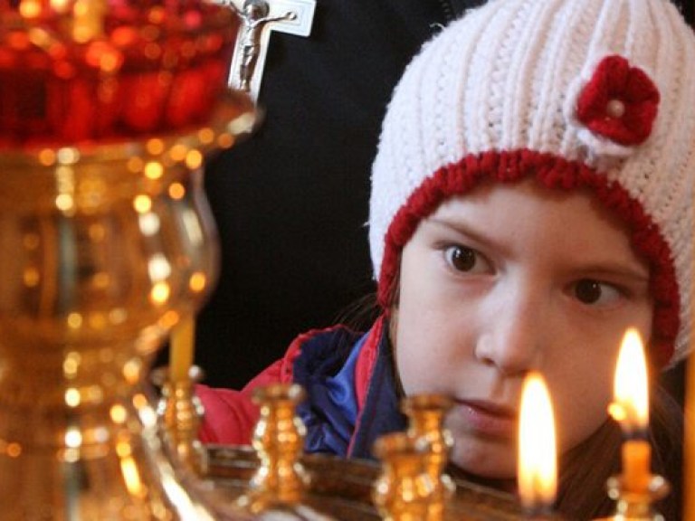 В Украине православные прихожане все чаще покупают иконы, защищающие воинов