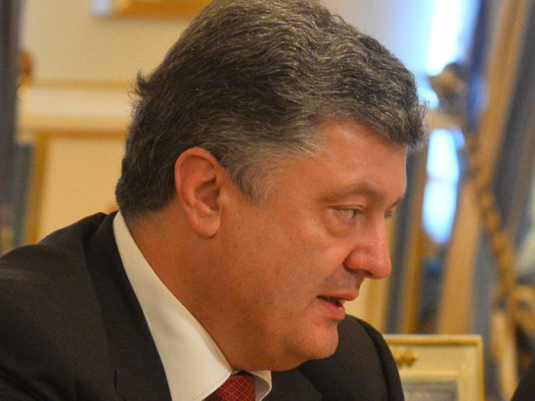 Создание Военного кабинета при СНБО позволит Порошенко не вводить военное положение —  эксперт