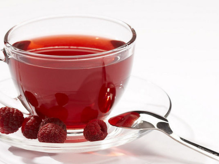 Чай каркаде повышает иммунитет и помогает справиться с простудой